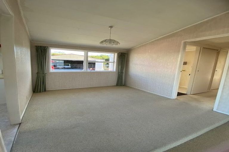 Photo of property in 17 Kinder Street, Acacia Bay, Taupo, 3330