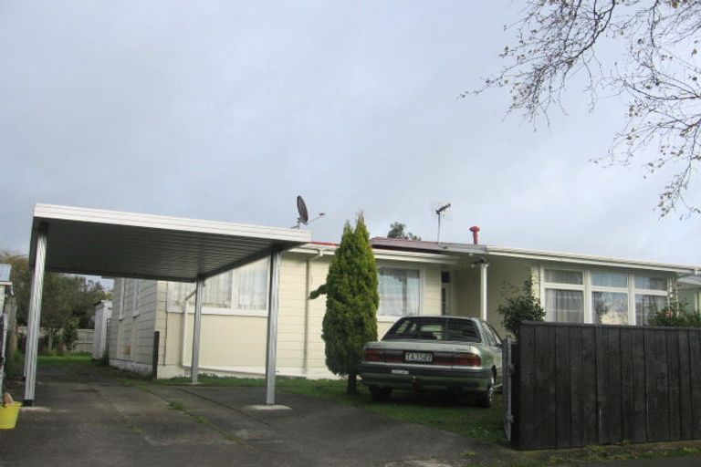 Photo of property in 2 Charwell Place, Highbury, Palmerston North, 4412