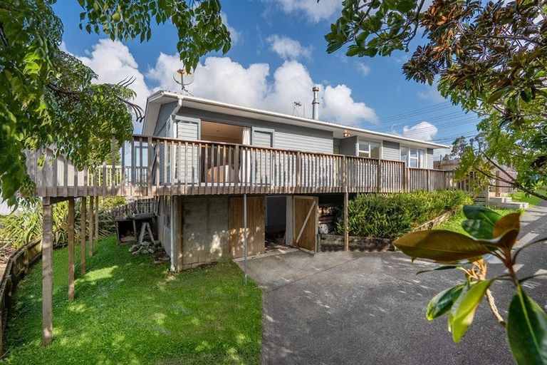 Photo of property in 897 East Coast Road, Northcross, Auckland, 0632