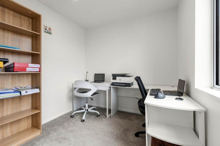 Photo of property in 4 Warbler Crescent, Papakura, 2110