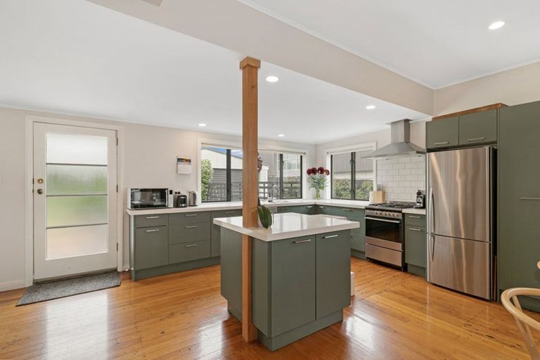 Photo of property in 88 Walmer Road, Point Chevalier, Auckland, 1022