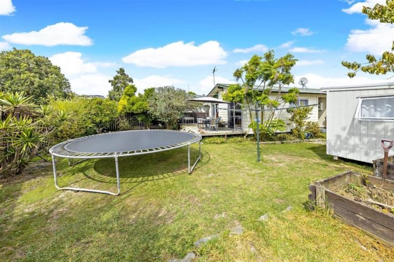 Photo of property in 13 Tilbrook Place, Papakura, 2110