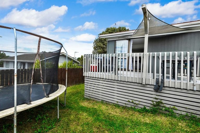 Photo of property in 2/8 Dalmatia Place, Henderson, Auckland, 0612