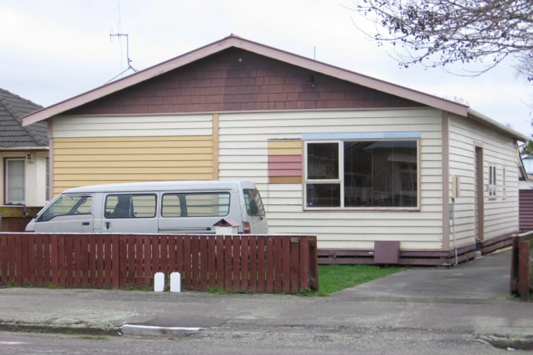 Photo of property in 24 Oxford Street, Hokowhitu, Palmerston North, 4410