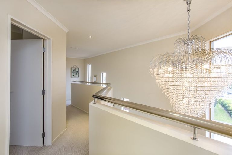 Photo of property in 6/126 Whangaparaoa Road, Red Beach, 0932