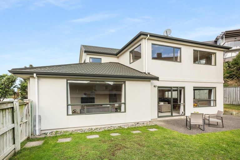Photo of property in 9 Aspiring Terrace, Aotea, Porirua, 5024