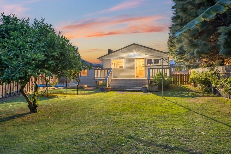 Photo of property in 58 Fraser Crescent, Elderslea, Upper Hutt, 5018
