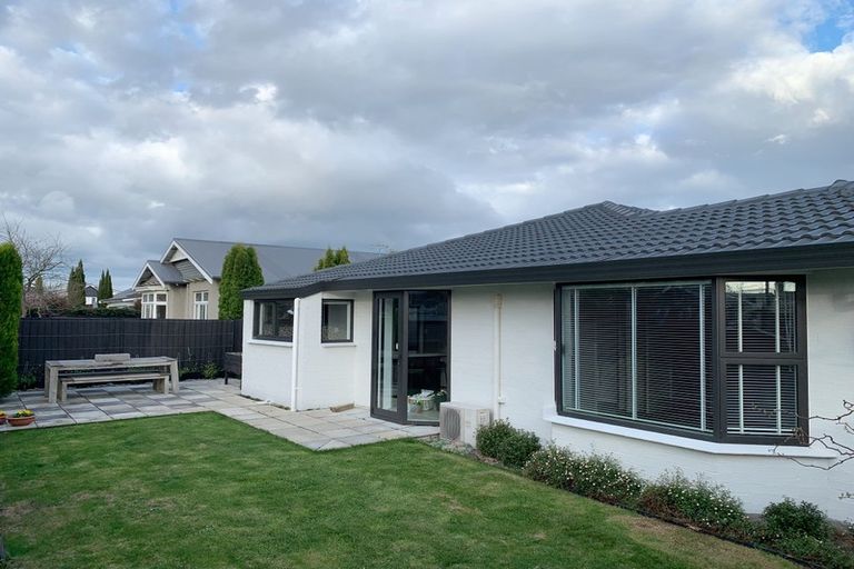 Photo of property in 1/14 Peel Street, Strowan, Christchurch, 8052