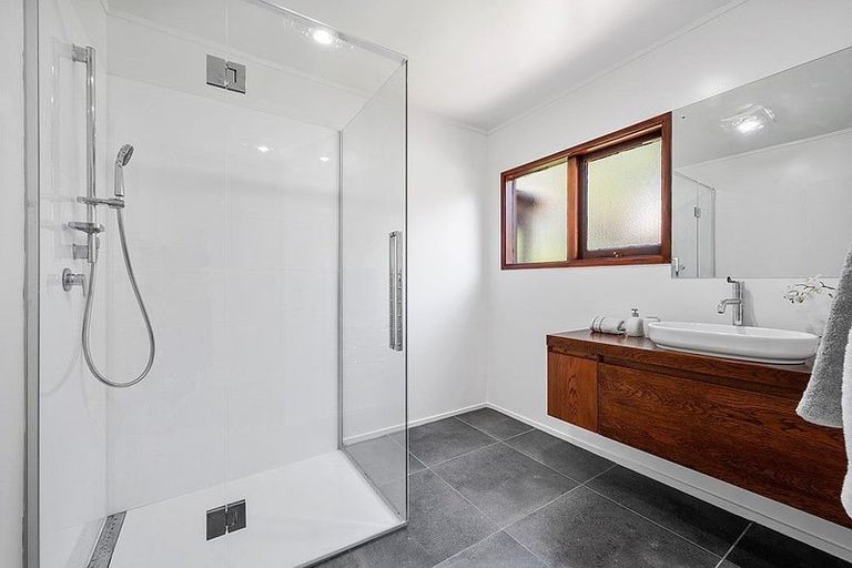 Photo of property in 47 Rock Isle Road, Torbay, Auckland, 0630