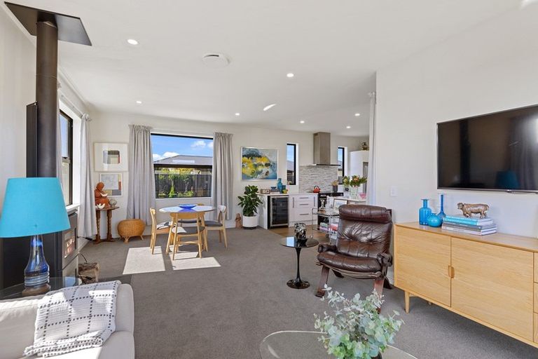 Photo of property in 22 Awa Place, Rangiora, 7400