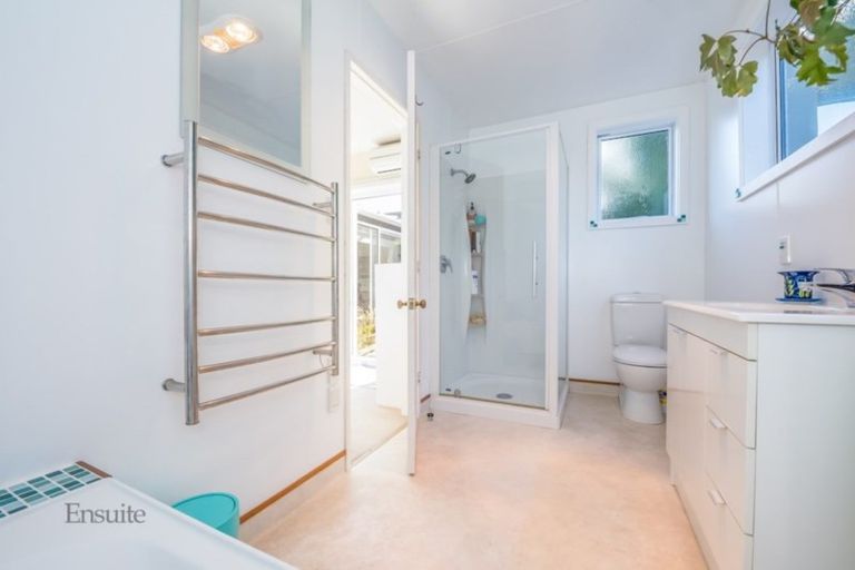 Photo of property in 7 Te Whiti Grove, Korokoro, Lower Hutt, 5012