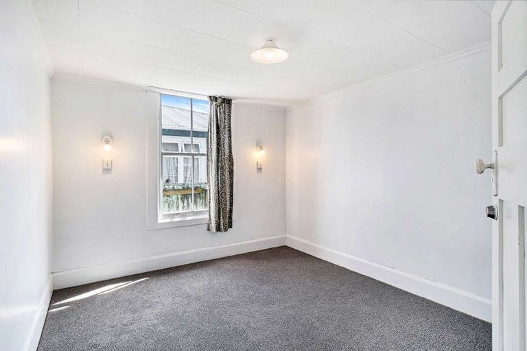 Photo of property in 21 Edgeware Road, Palmerston North, 4410