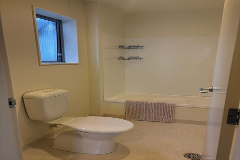Photo of property in Terrace Heights Apartments, 2/163p The Terrace, Wellington Central, Wellington, 6011
