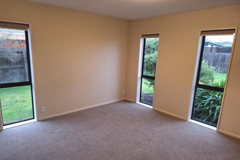 Photo of property in 29 Hawkins Place, Rangiora, 7400
