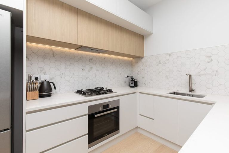 Photo of property in 2 Parachute Crescent, Papakura, 2110