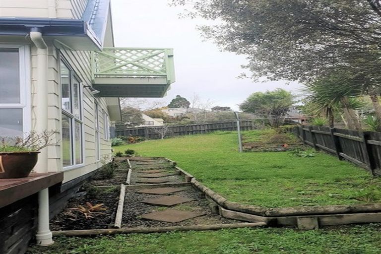 Photo of property in 6 Da Vinci Place, West Harbour, Auckland, 0618