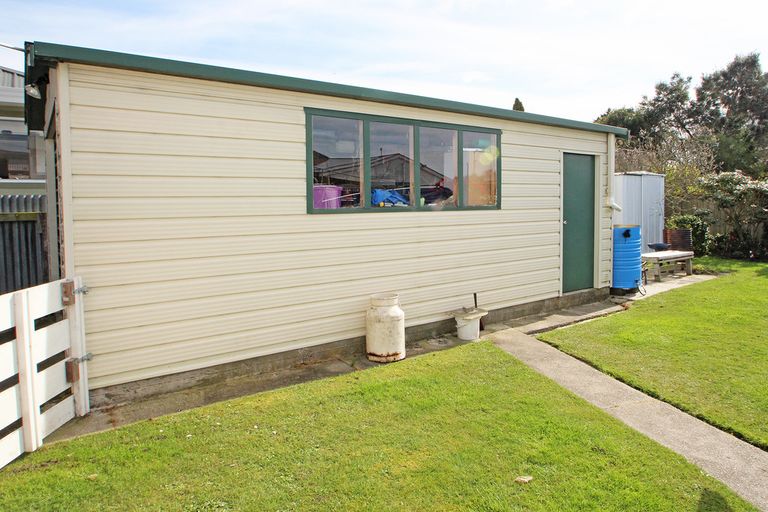 Photo of property in 16 Conway Street, Oamaru North, Oamaru, 9400