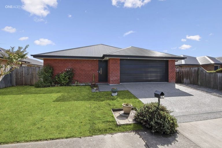 Photo of property in 10 Manuka Street, Pegasus, 7612
