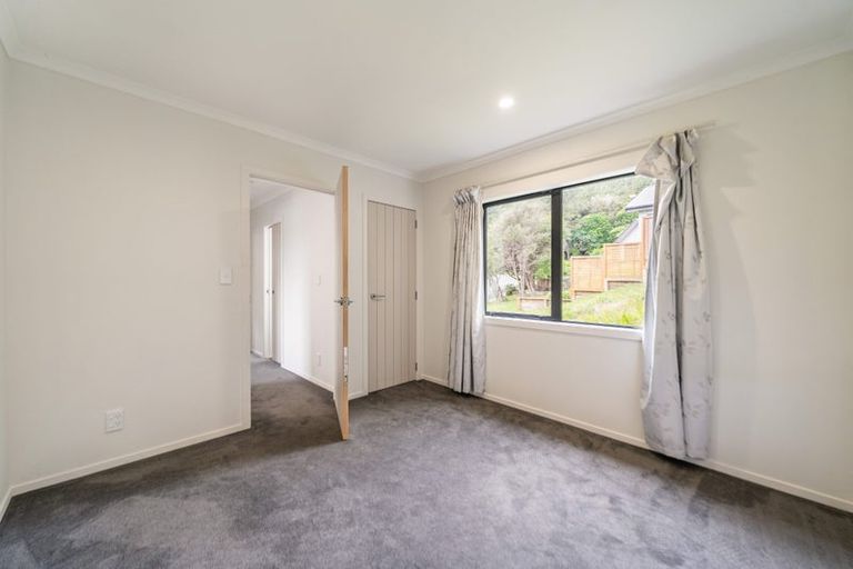 Photo of property in 9 Lowry Heights, Stokes Valley, Lower Hutt, 5019