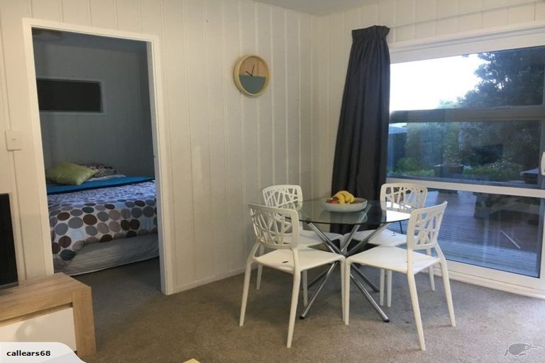 Photo of property in 14b Kahu Road, Paremata, Porirua, 5024