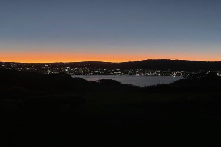 Photo of property in 46a The Crescent, Roseneath, Wellington, 6011