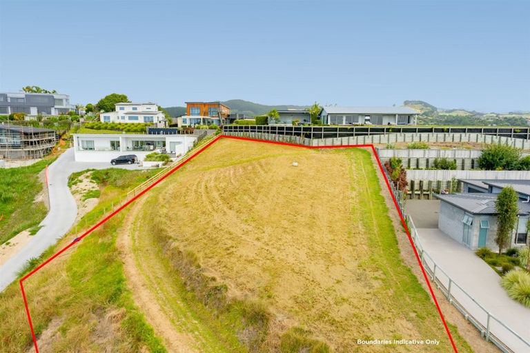 Photo of property in 2 Ranginui Loop Road, Welcome Bay, Tauranga, 3175