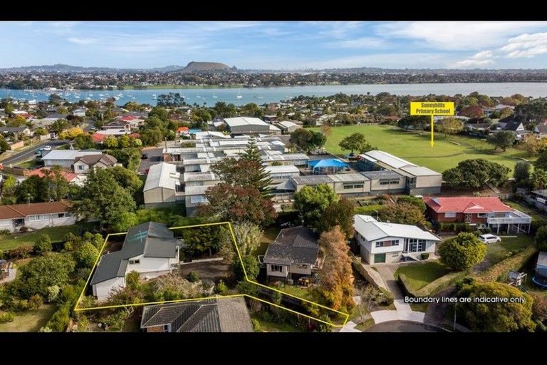 Photo of property in 10 Pennycook Place, Sunnyhills, Auckland, 2010