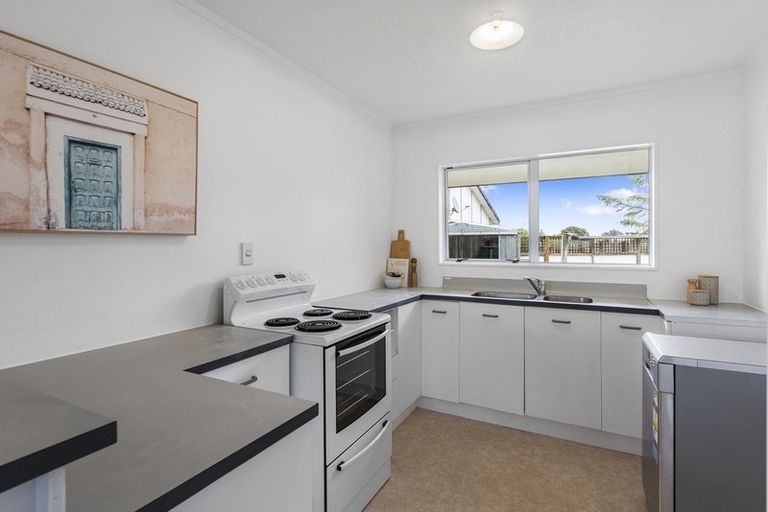 Photo of property in 2 Rosewood Place, Paraparaumu, 5032