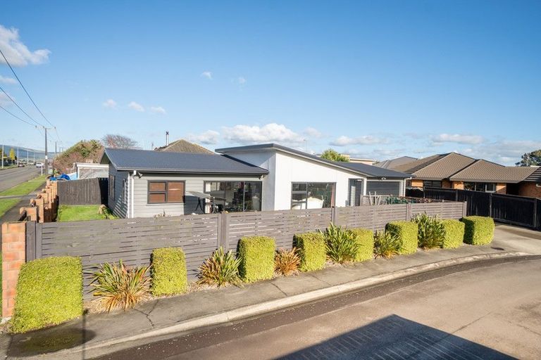 Photo of property in 1 Angelina Way, Kelvin Grove, Palmerston North, 4414