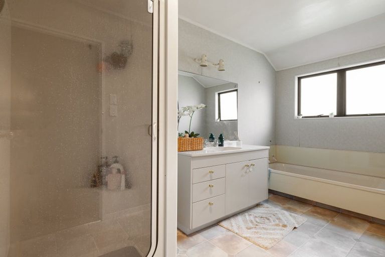 Photo of property in 20b Morrow Avenue, St Andrews, Hamilton, 3200