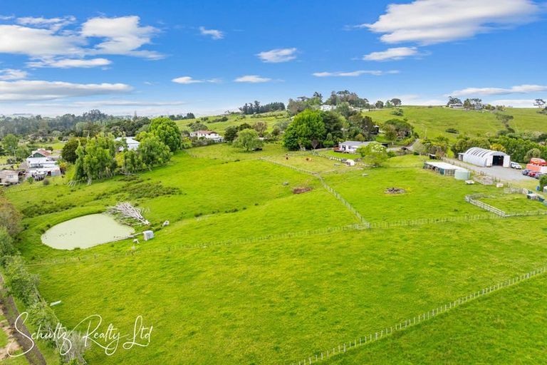 Photo of property in 4 Horniblow Road, Matakohe, 0594