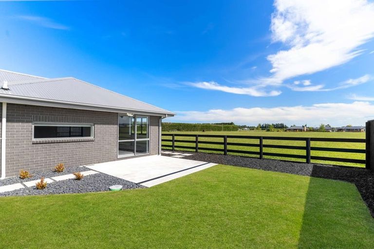 Photo of property in 36 Plover Avenue, Amberley, 7410