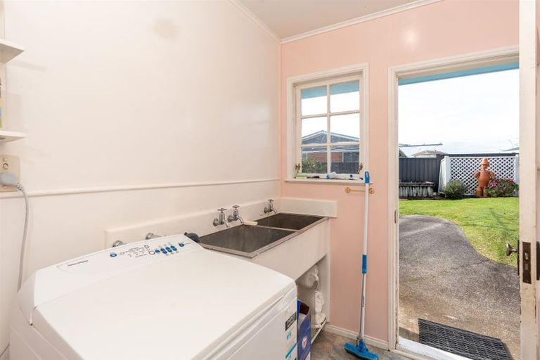 Photo of property in 65 Poaka Avenue, Dinsdale, Hamilton, 3204