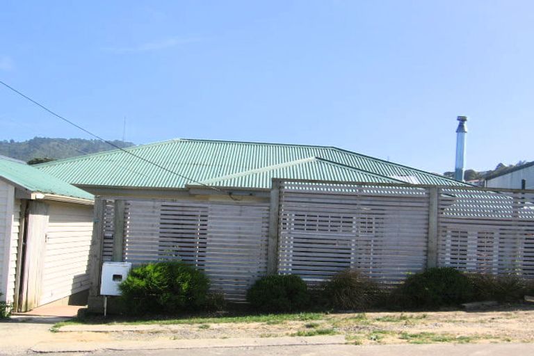 Photo of property in 13 Mandalay Terrace, Khandallah, Wellington, 6035