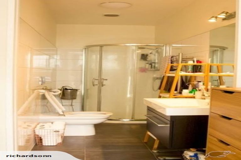 Photo of property in 4/25 Home Street, Mount Victoria, Wellington, 6011