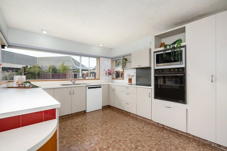 Photo of property in 32 Townshend Crescent, Halswell, Christchurch, 8025