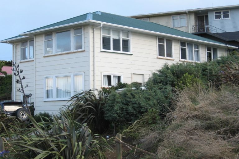 Photo of property in 36 Ruskin Road, Newlands, Wellington, 6037