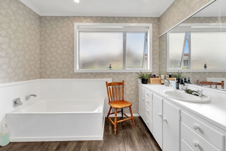 Photo of property in 12 Lewis Street, Gore, 9710