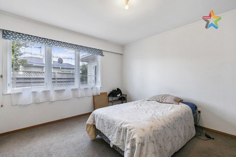 Photo of property in 10 Holyoake Crescent, Avalon, Lower Hutt, 5011