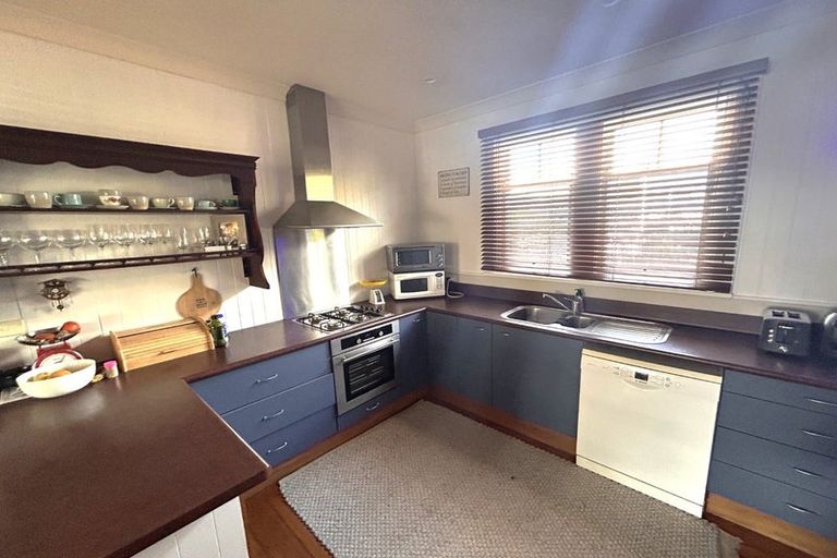 Photo of property in 76 Summerhill Drive, Fitzherbert, Palmerston North, 4410