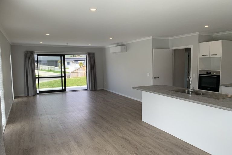 Photo of property in 4 Kingi Te Ahoaho Place, Otaki, 5512