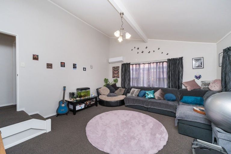 Photo of property in 57 Rhodes Drive, Kelvin Grove, Palmerston North, 4414