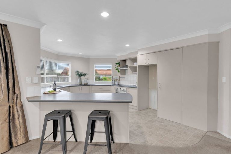 Photo of property in 18 Halcione Close, Flagstaff, Hamilton, 3210