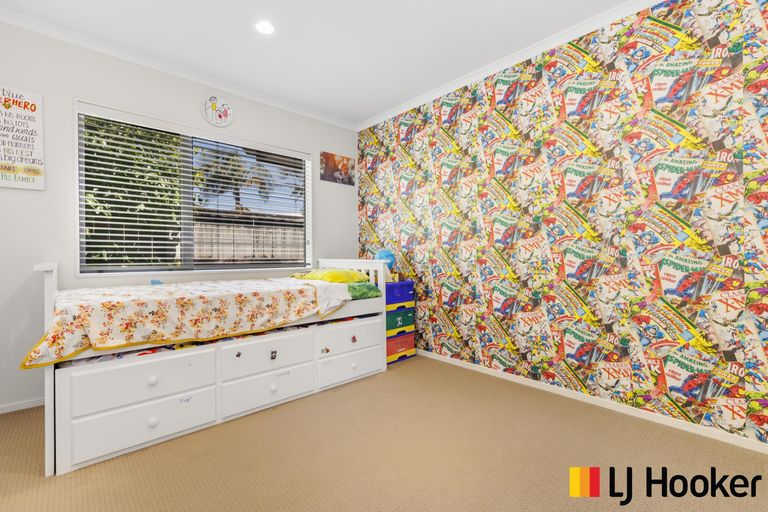Photo of property in 11 Allerton Place, Wattle Downs, Auckland, 2103