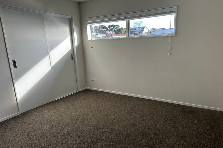 Photo of property in 77 Granville Drive, Massey, Auckland, 0614
