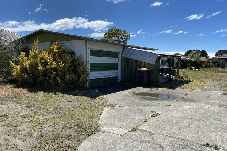 Photo of property in 111 Palmers Road, New Brighton, Christchurch, 8083