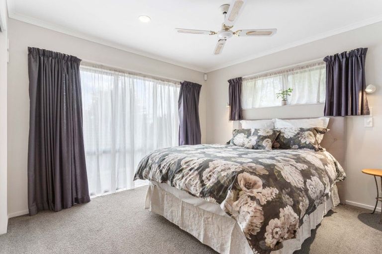 Photo of property in 11 Peregrine Place, Welcome Bay, Tauranga, 3112