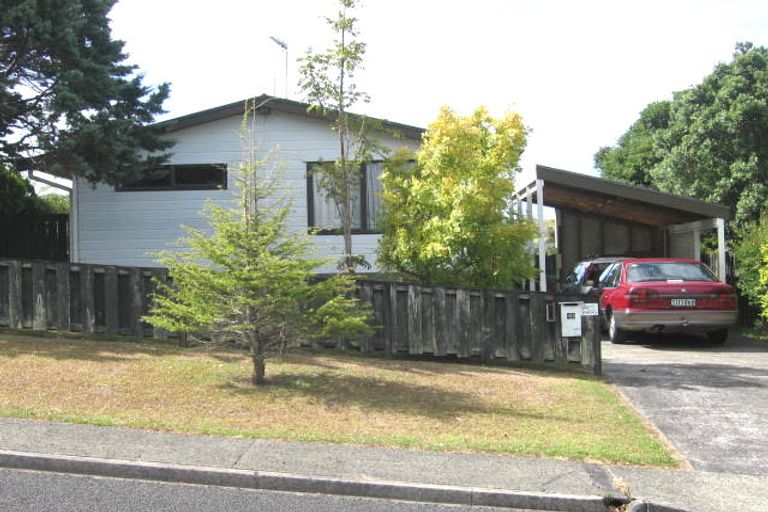 Photo of property in 44 Girrahween Drive, Totara Vale, Auckland, 0629