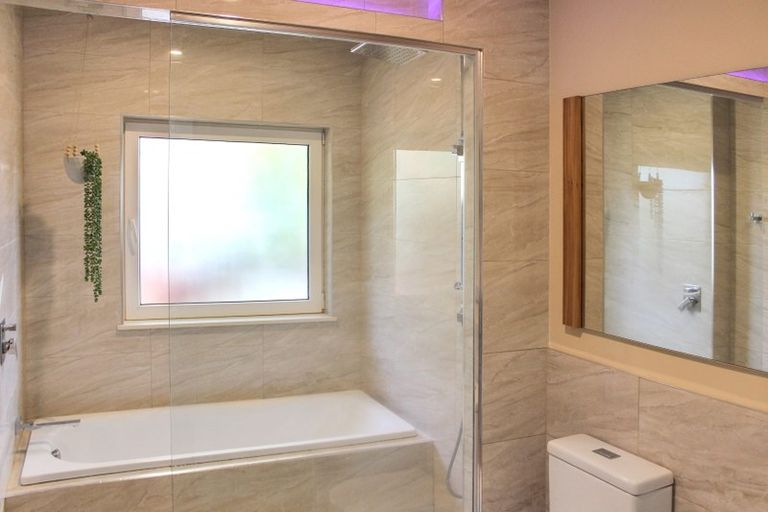 Photo of property in 86 Grahams Road, Burnside, Christchurch, 8041