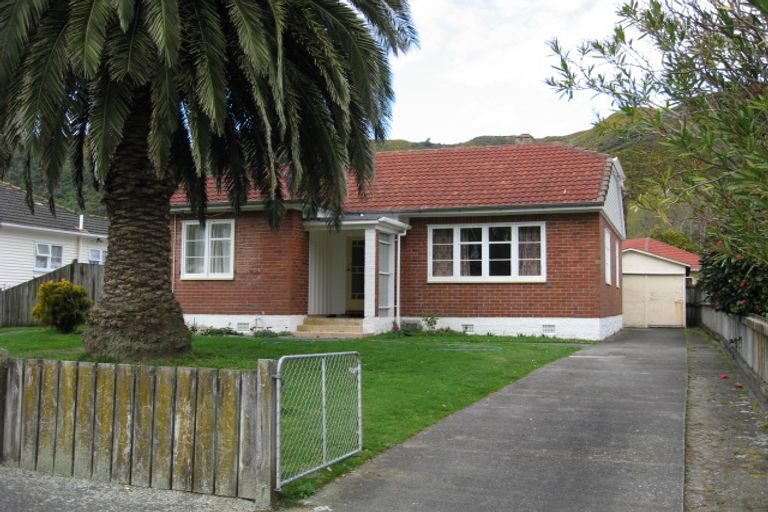Photo of property in 13 Freyberg Street, Waterloo, Lower Hutt, 5011